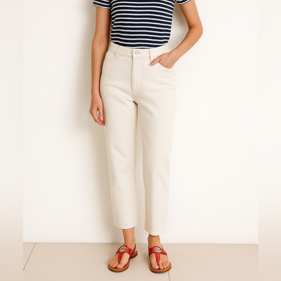 Tommy Hilfiger Thong Flat Sandals - Picture 5 of 6